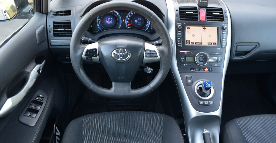 <b>Toyota Auris facelift  1.8H 2011.g Bez Pirmās iemaksas</b>