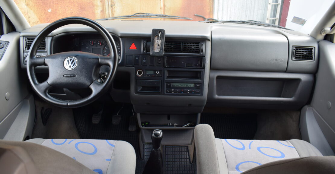 <b>VW Multivan 2.5D 111Kw, 2000.g Bez Pirmās iemaksas</b>