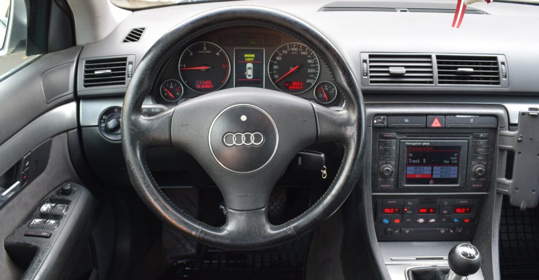 <b>Audi A4 2002.G 2.5D 114kw, AR 0% PIRMO IEMAKSU</b>