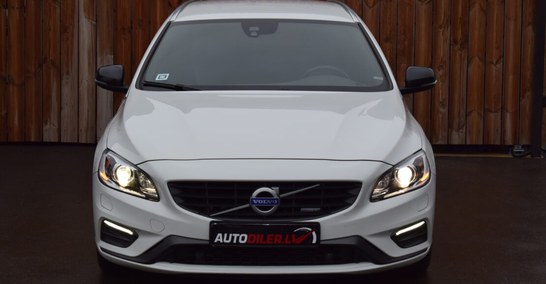 <b>Volvo V60 R-Design 2.0D 133Kw, 2014.G. AR 0% PIRMO IEMAKSU</b>