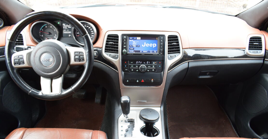 <b>Jeep Grand Cherokee 3.0D 177Kw 2012.G, OVERLAND KOMPLEKTĀCIJA, AR 0% PIRMO IEMAKSU</b>